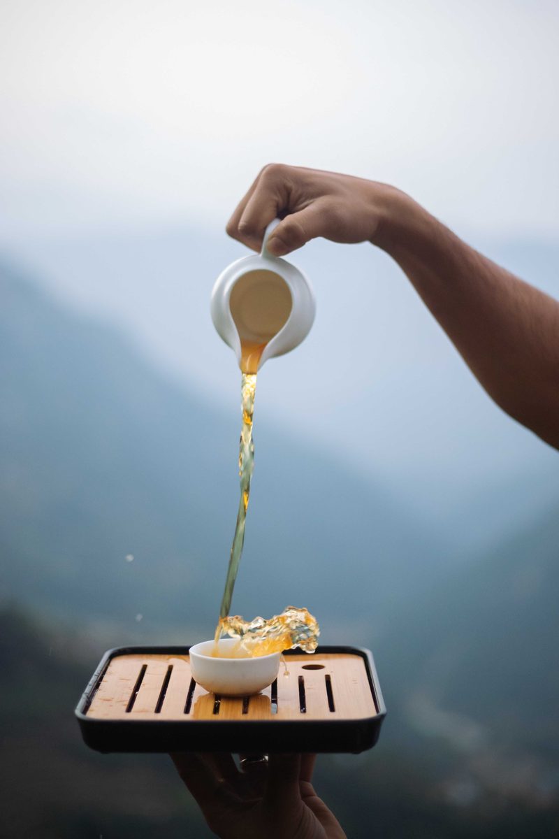 Tea pouring, Wuyi