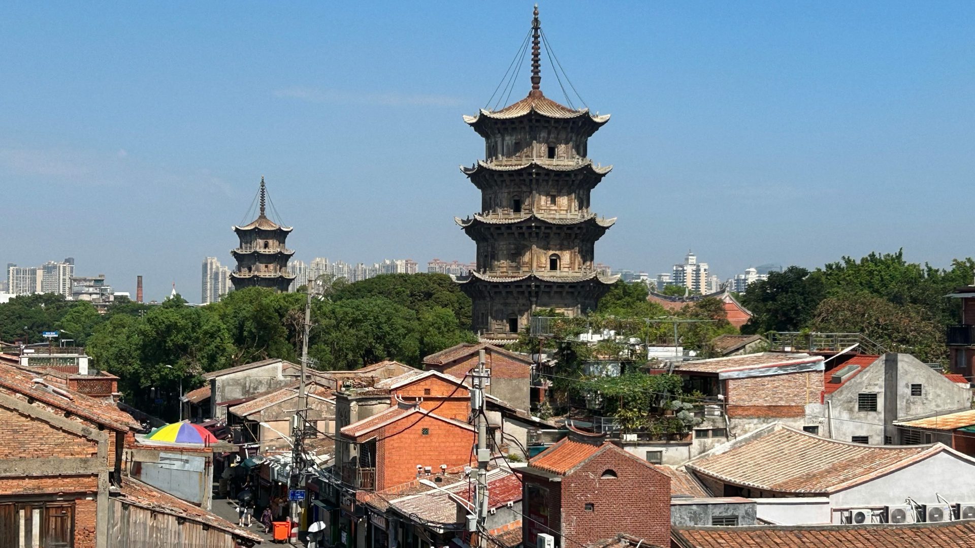 West Street, Quanzhou with twin pagodas
